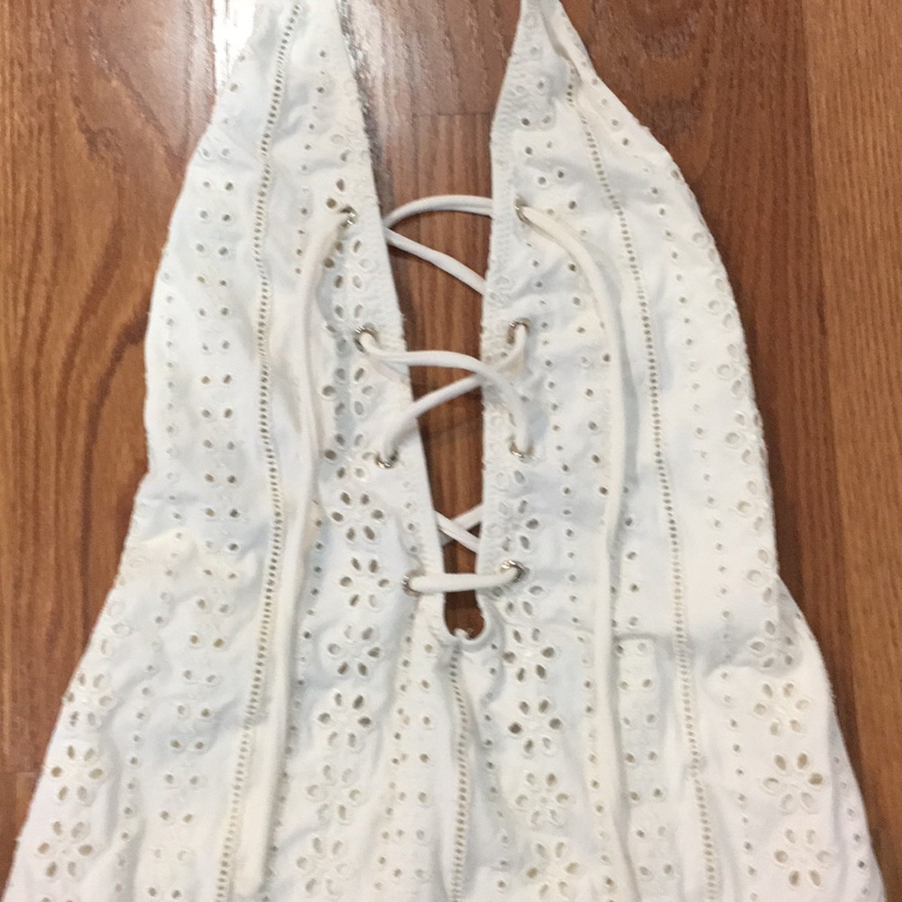 Eyelet Topshop One Piece - Picture 6 of 8